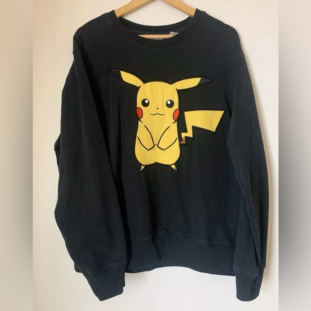 Levi's x Pokemon Pikachu Black Sweatshirt Essentials Mens sz Large Preowned